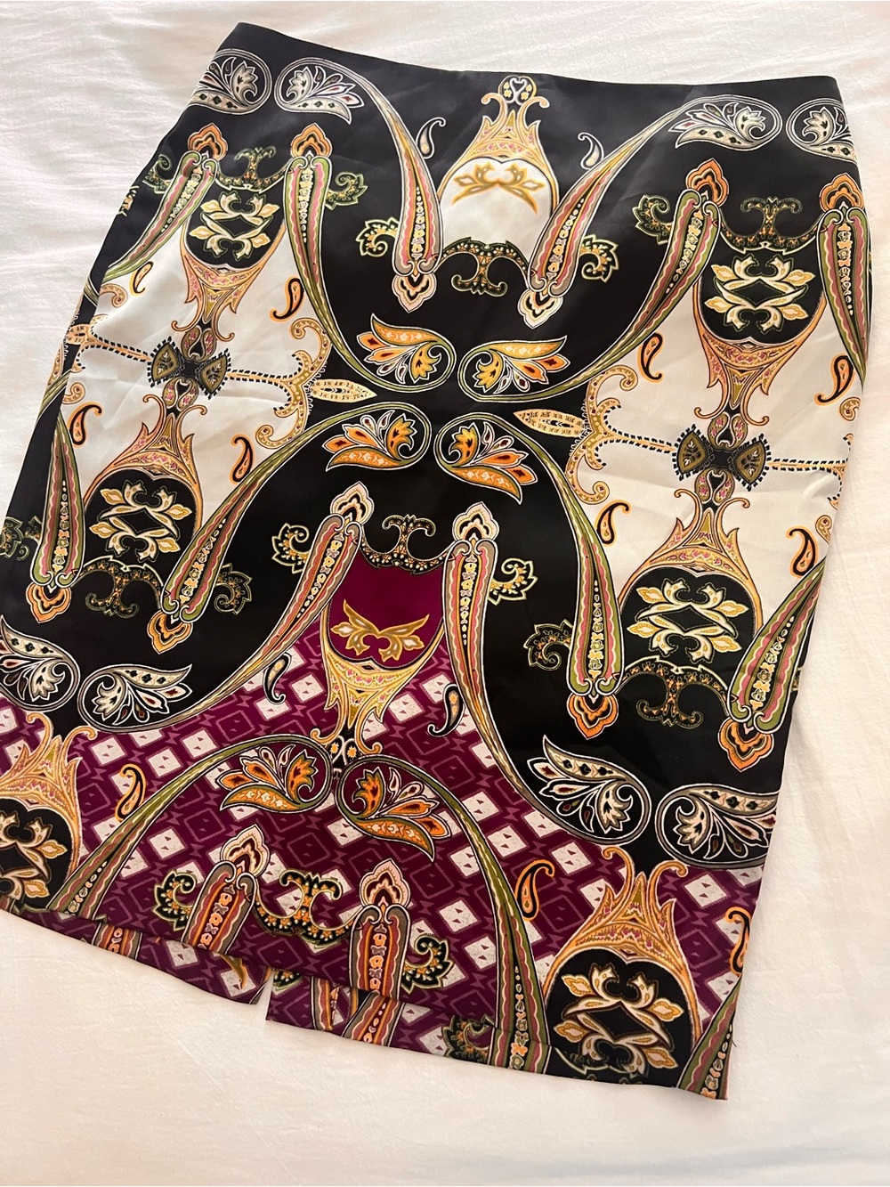 Vince Camuto Black, White & Purple Paisley-Print Pencil Skirt